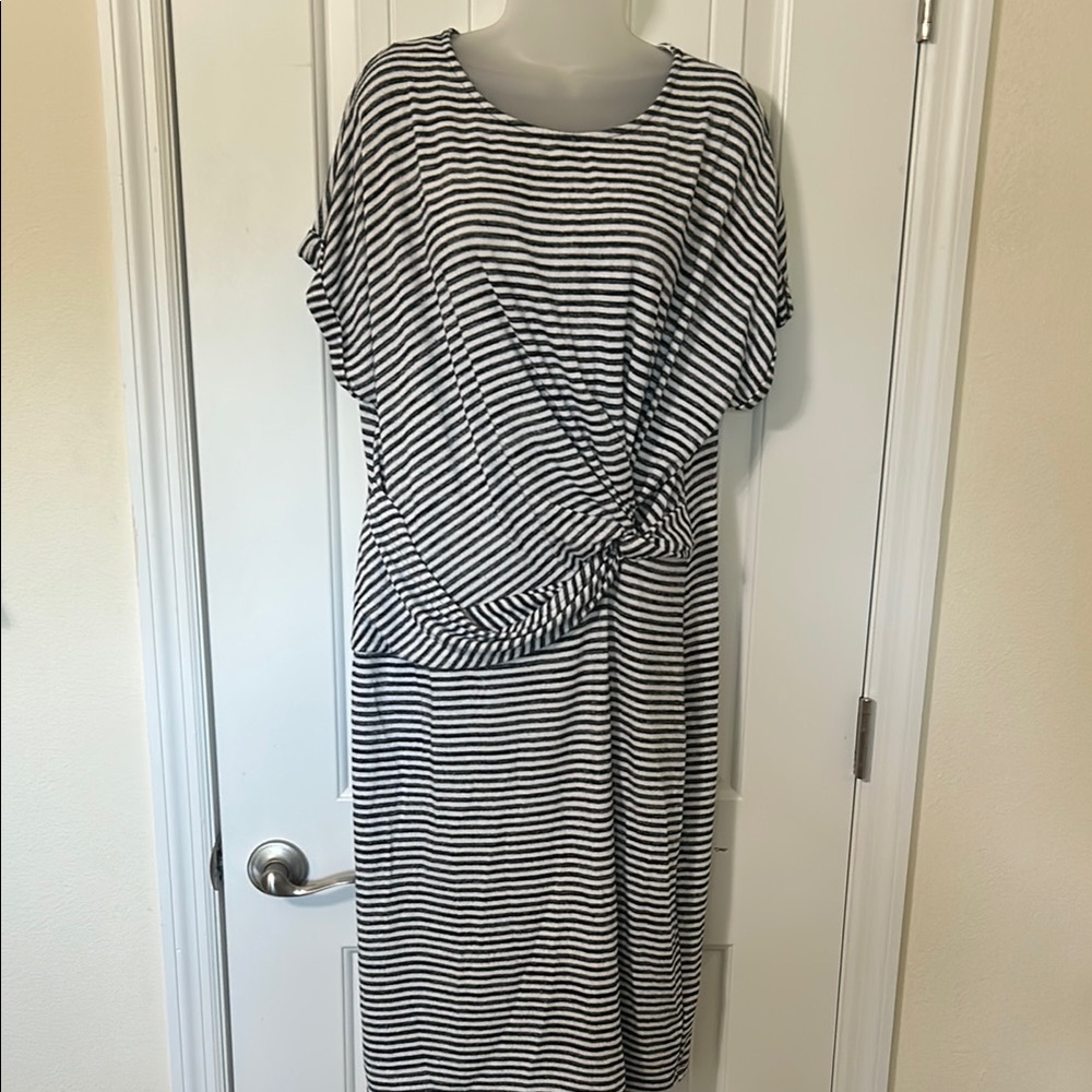 GAP White and Blue Ruched Tie Front Midi Dress